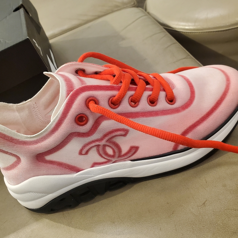 Authentic Chanel - Picture 2 of 2